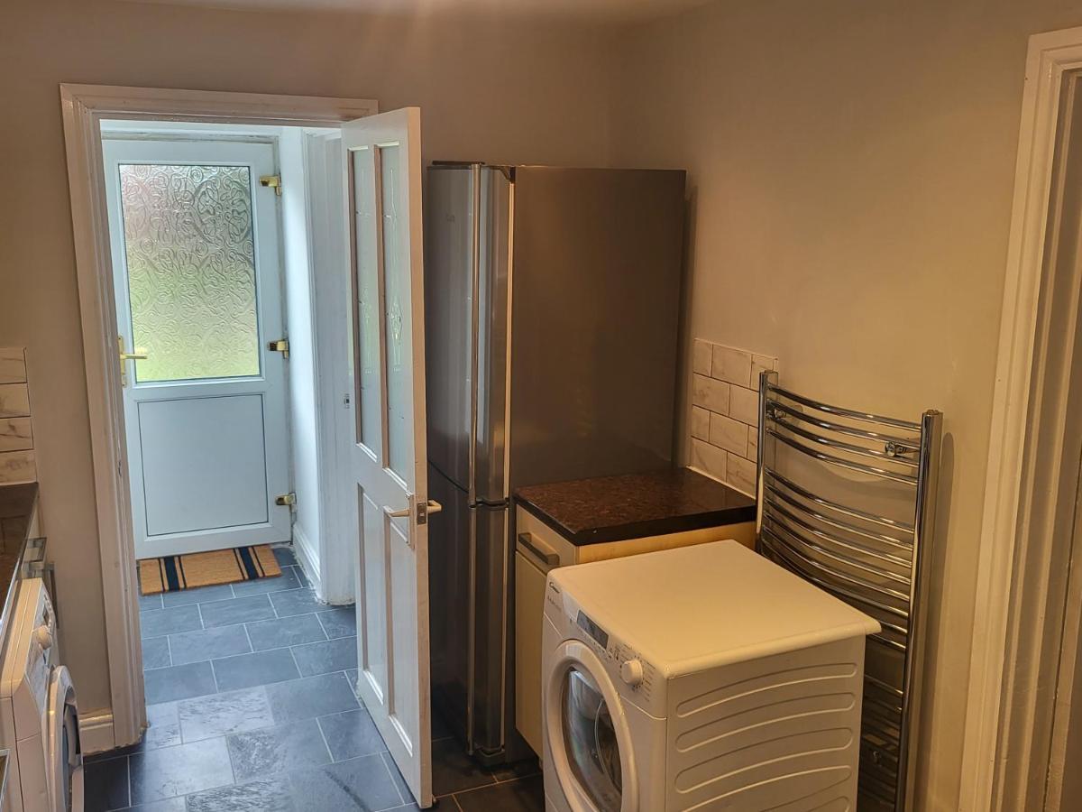 Spacious & Cosy Holiday Home In Manchester Exterior photo
